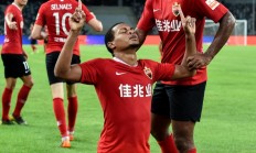 九游体育直播-包含卢卡折戈主场逆转胜，球队在比赛末段完成绝杀成功实现逆转的词条