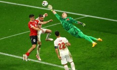 九游娱乐网页-欧洲杯比赛集训开始，球队备战