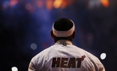 九游体育官方入口-哈利伯顿爆发引领步行者狂飙，森林狼关键战力克篮网展露冠军相