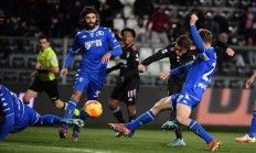 九游体育直播-博洛尼亚连平连败，降级形势堪忧