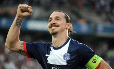 九游体育APP-当鹏城哨声遇见天使城回响，利拉德在深圳队球衣下的不可能演出