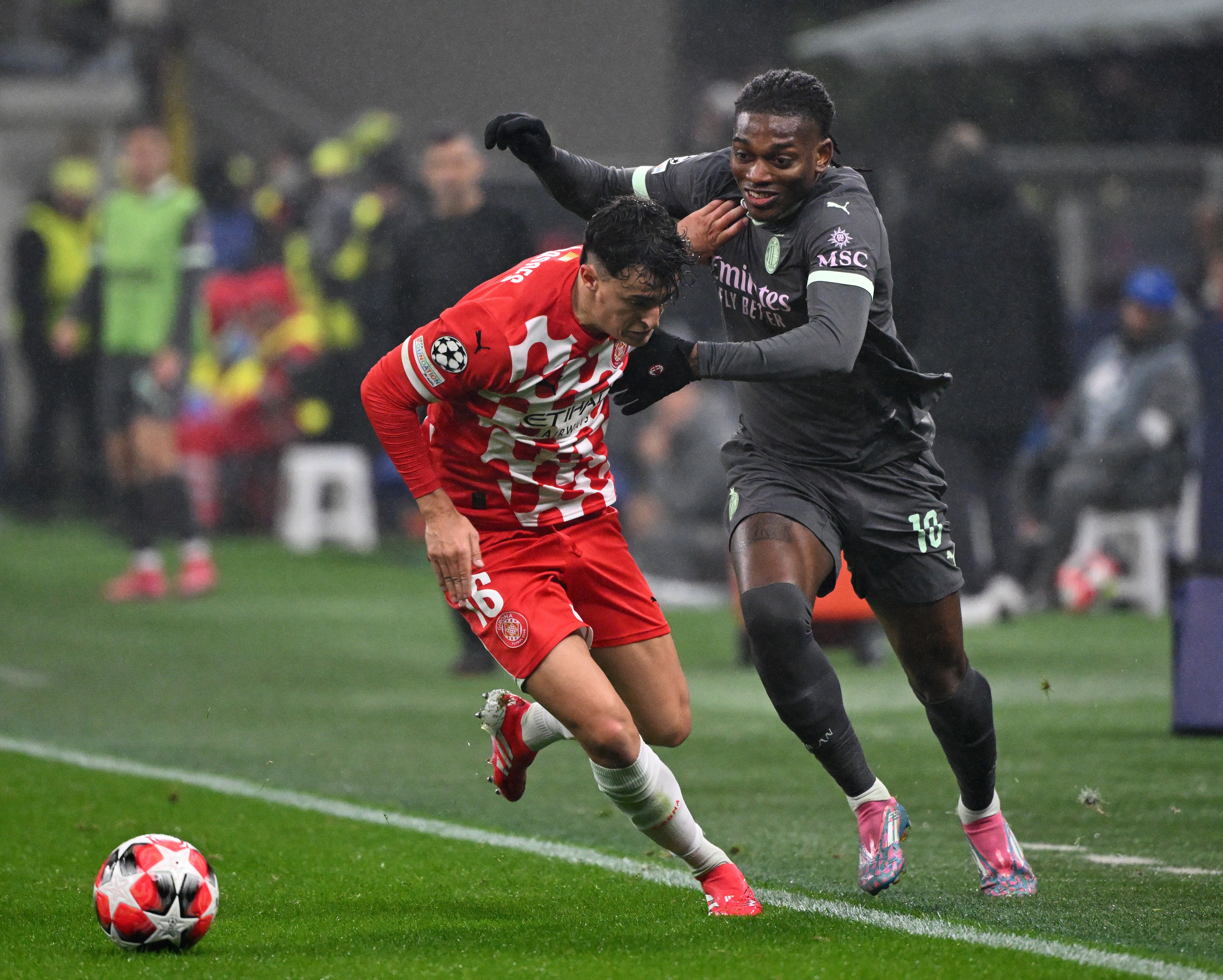 冠军之争，欧洲足球赛季岌岌可危