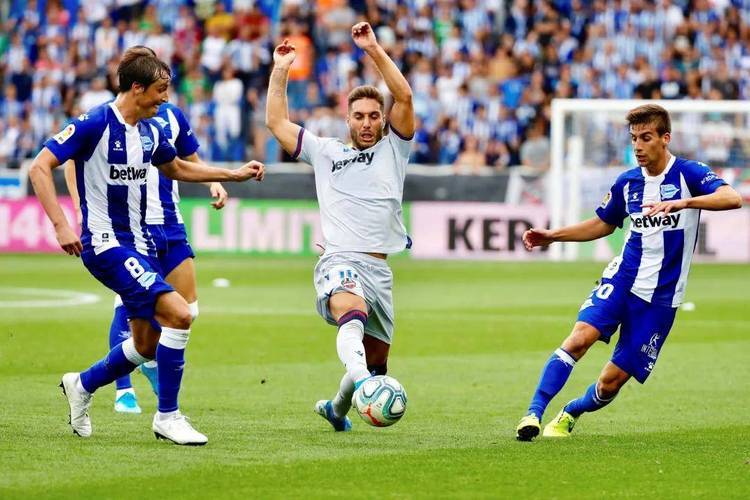 巴伦西亚前锋进球低迷,进攻效率有待提高的简单介绍 巴伦西亚前锋进球低迷,进攻效率有待提高的简单介绍