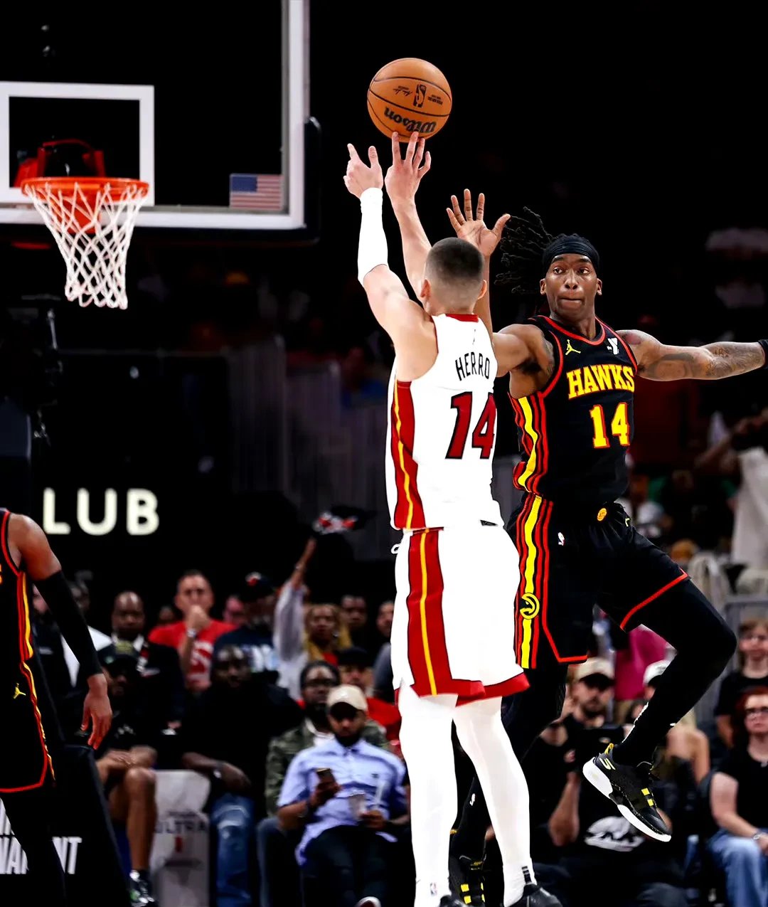 老鹰主场惜败国王，特雷-杨全场独得分的简单介绍