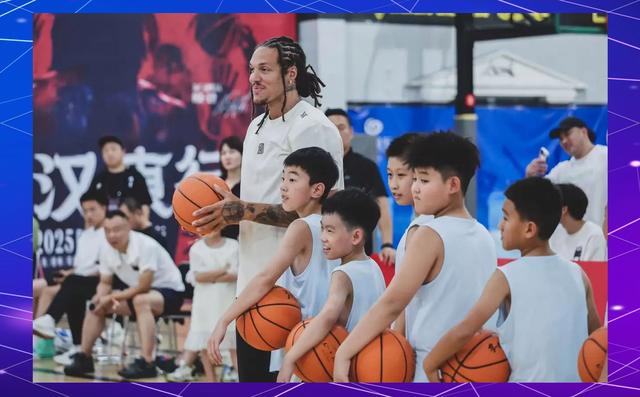 球场上的激情篮球对抗将全球粉丝沉浸其中的简单介绍