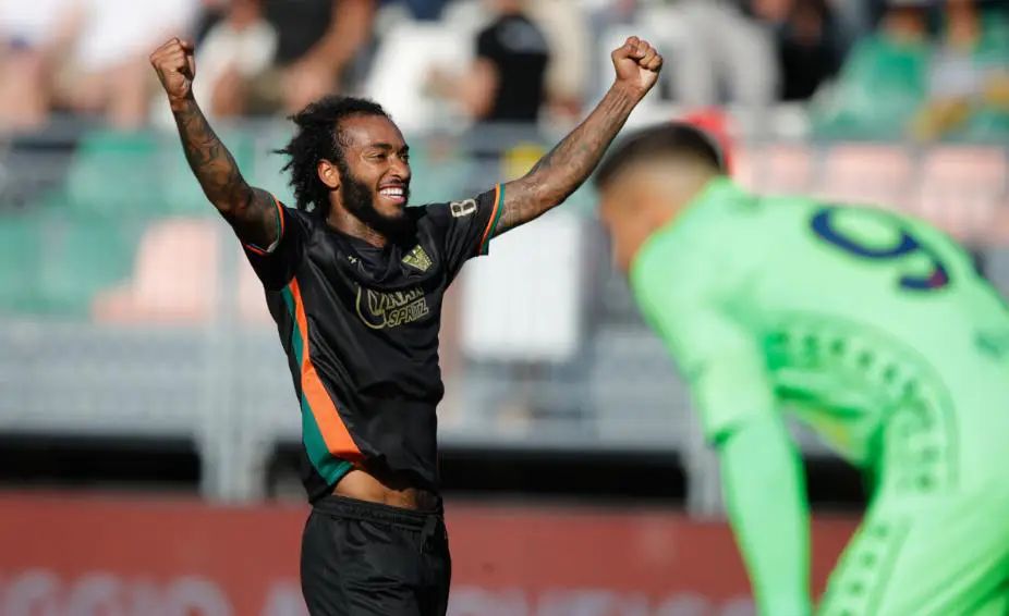 关于热那亚遭受伤病困扰，战绩节节下滑的信息