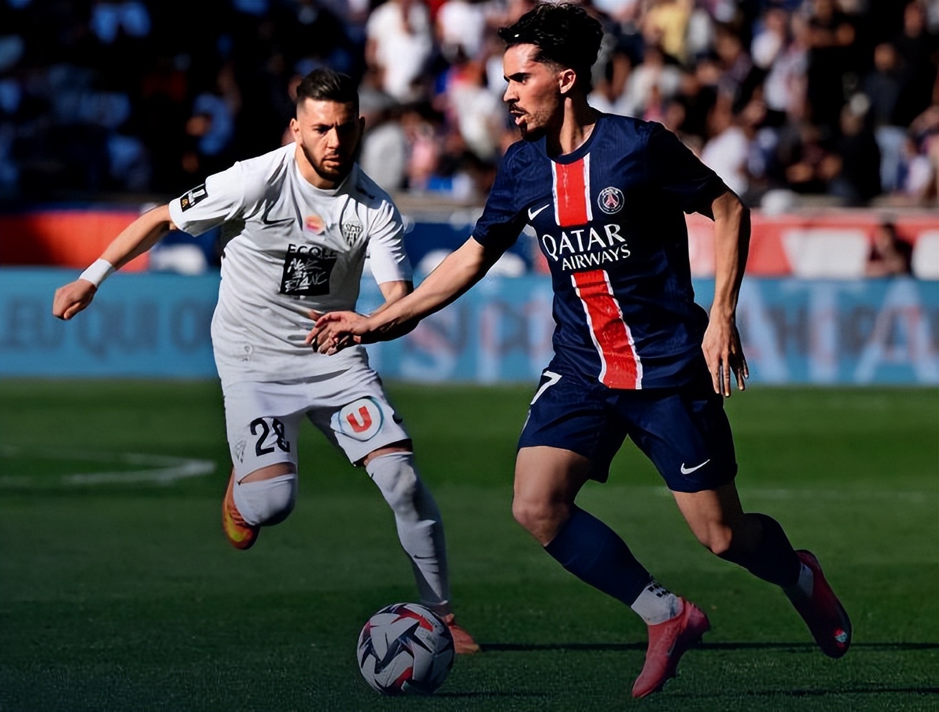 巴黎圣日耳曼遭遇失利,法国联赛竞争加剧的简单介绍 巴黎圣日耳曼遭遇失利,法国联赛竞争加剧的简单介绍