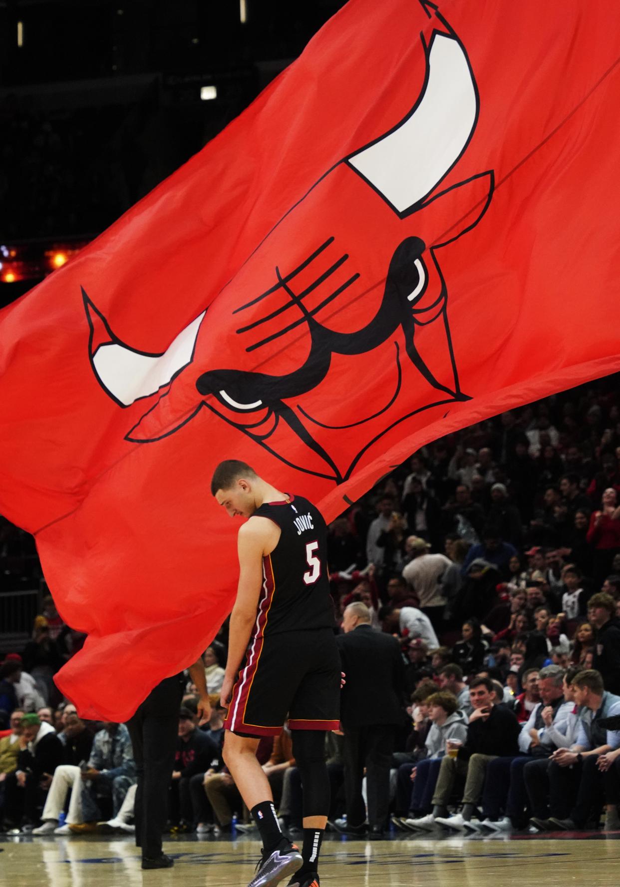 公牛后卫成为联盟最强球员之一,备受关注 公牛后卫成为联盟最强球员之一,备受关注