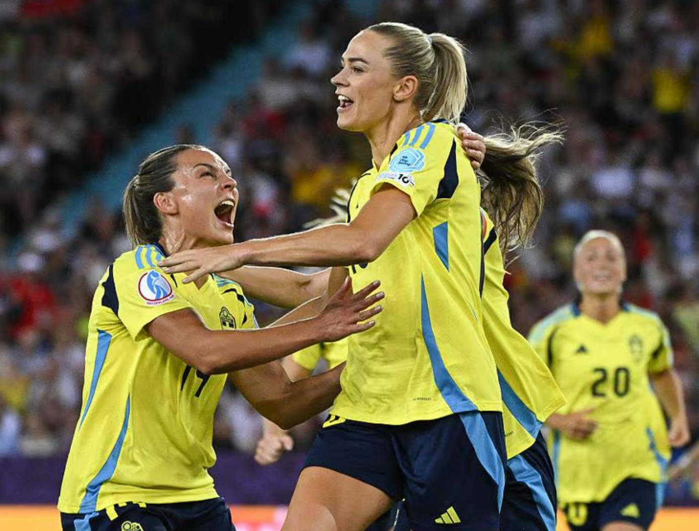 包含法国女足一锤定音德国，晋级俄罗斯杯四强的词条