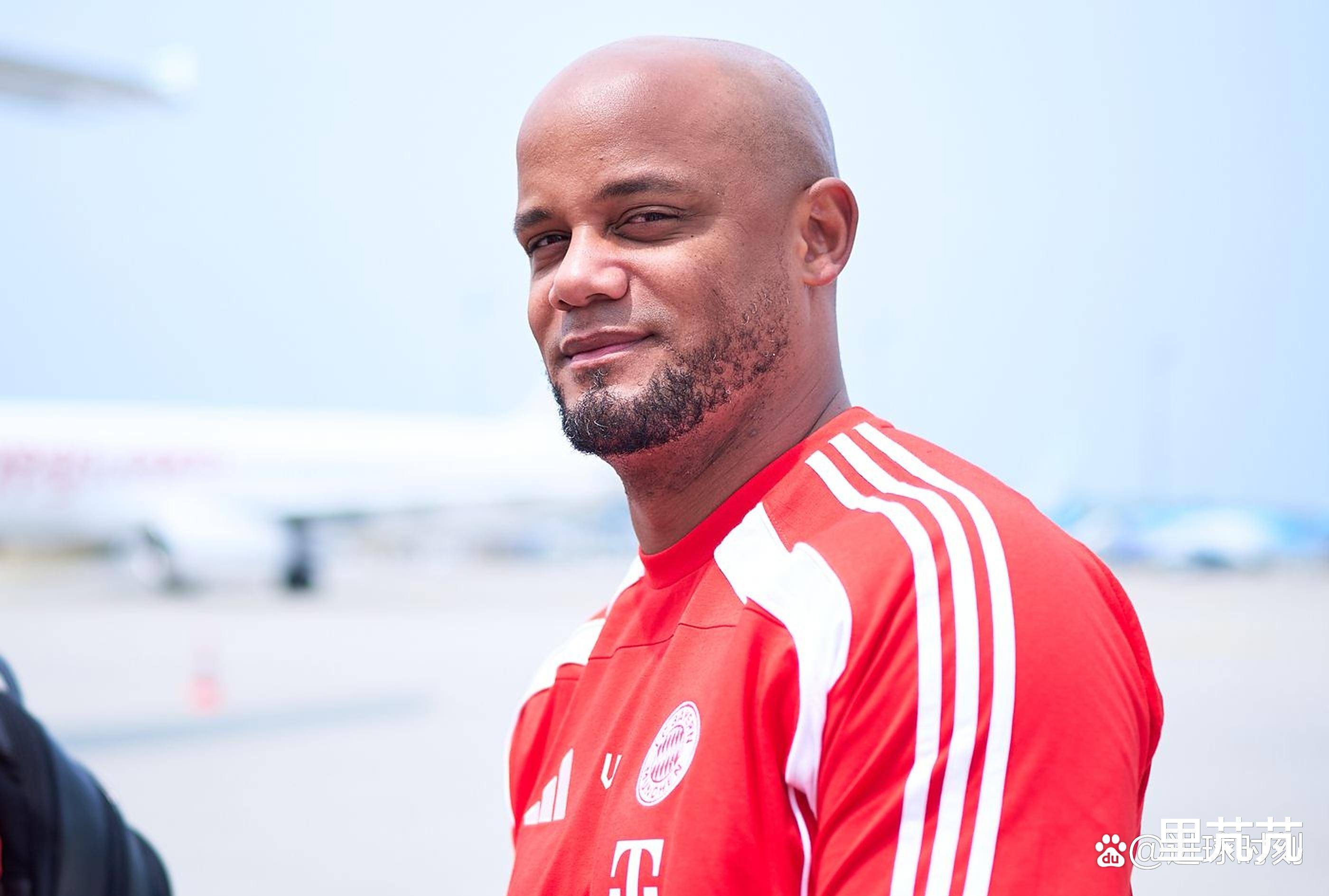 包含拜仁慕尼黑主力中场突然退役,引发球迷唏嘘的词条 包含拜仁慕尼黑主力中场突然退役,引发球迷唏嘘的词条