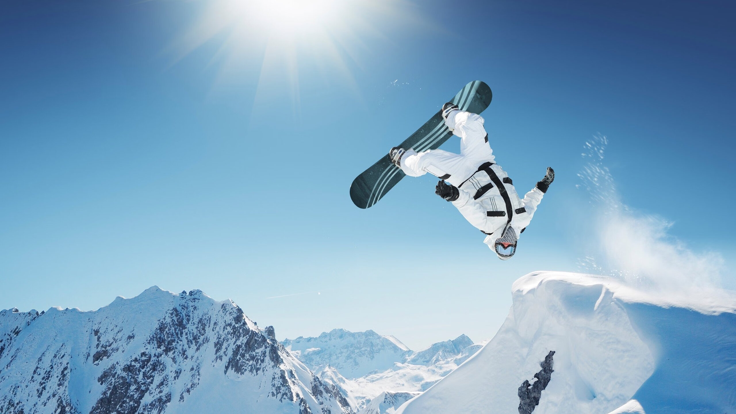 世界排名争夺战之夜，霍勒迪在焦点战中证明自己