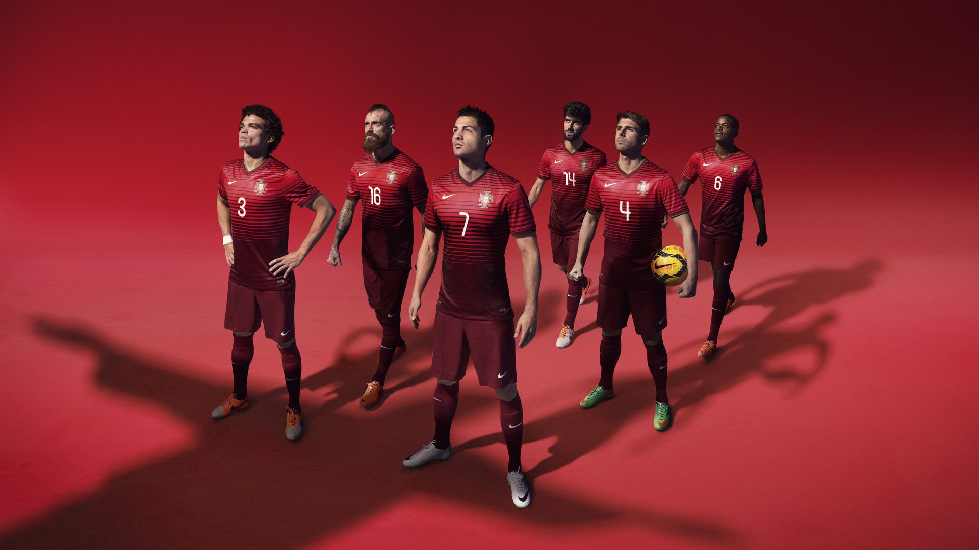 绿茵场上的新大陆，当英超争冠战遇见美式足球的远征