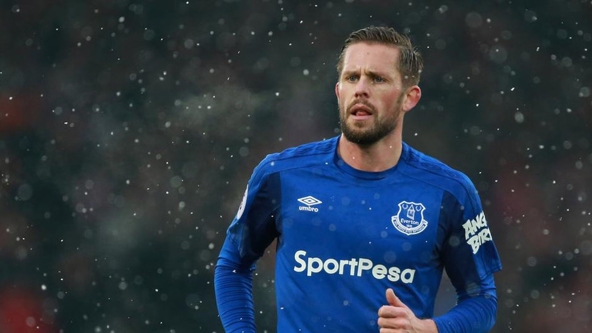 西甲国家德比焦点战，加纳强势晋级巴萨，新星闪耀世纪对决